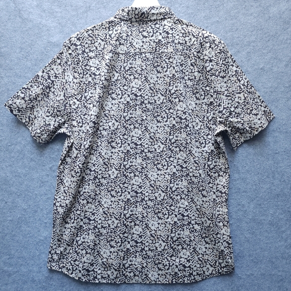 Faherty Short Sleeve Stretch Playa Shirt In Washed Black Hilo Floral - Picture 4 of 9